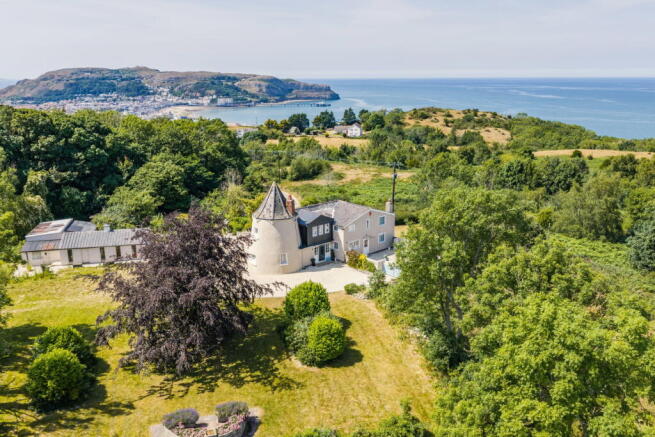 5 bed property, in Nant Y Gamar Road, £1,250,000