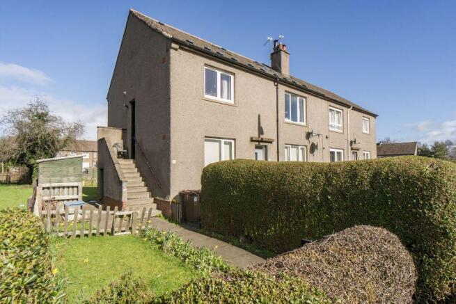 4 bed property, in 8 Wester Drylaw Row, £240,000