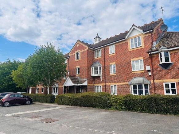1 bed property, in Middle Furlong, £174,995