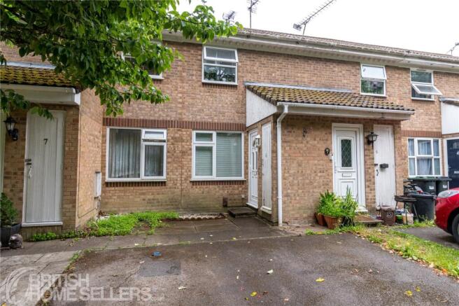 2 bed property, in Applewood Place, £190,000