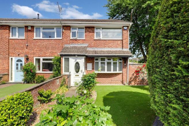 3 bed property, in Adelaide Grove, £220,000