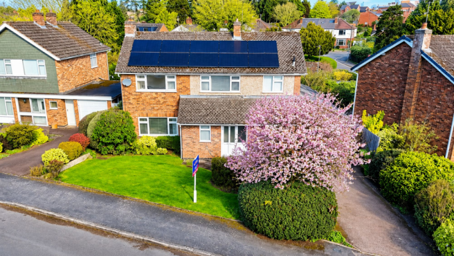 4 bed property, in Beech Road, £530,000