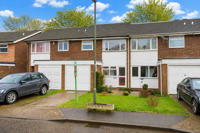 4 bed property, in Murdoch Close, £480,000