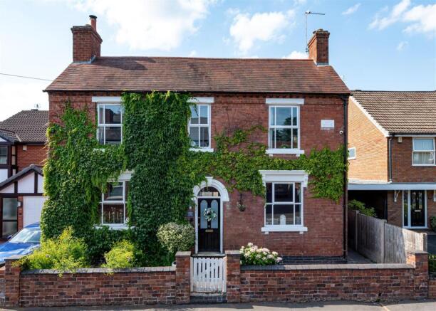 4 bed property, in Broad Street, £550,000