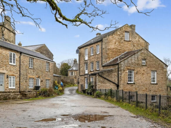 1 bed property, in Waters Edge, £190,000