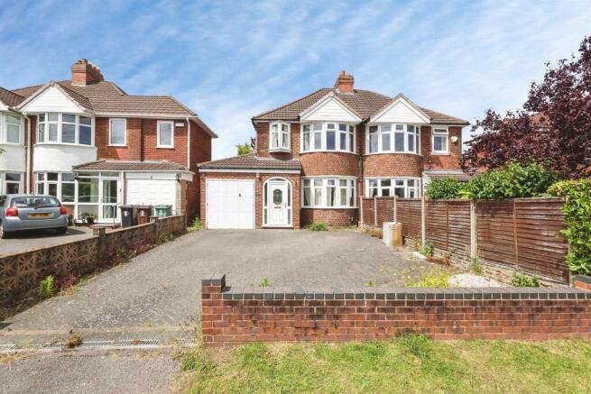 3 bed property, in Manor Park Road, £325,000