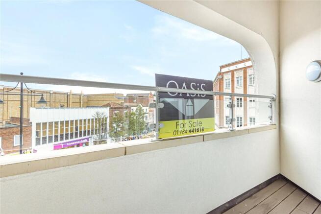 1 bed property, in Swans View, £275,000