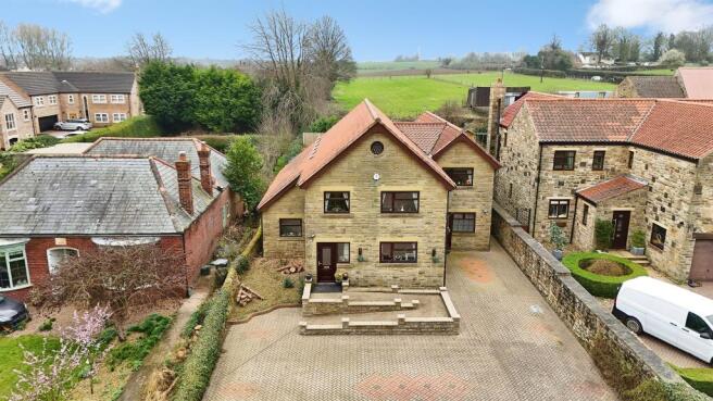 4 bed property, in Holywell Lane, £660,000