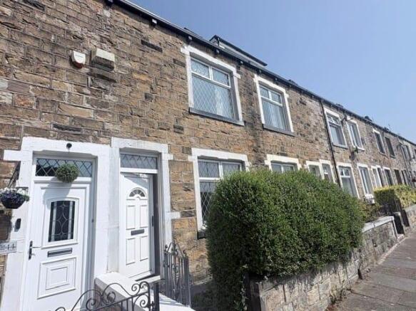 2 bed property, in Athletic Street, £55,000