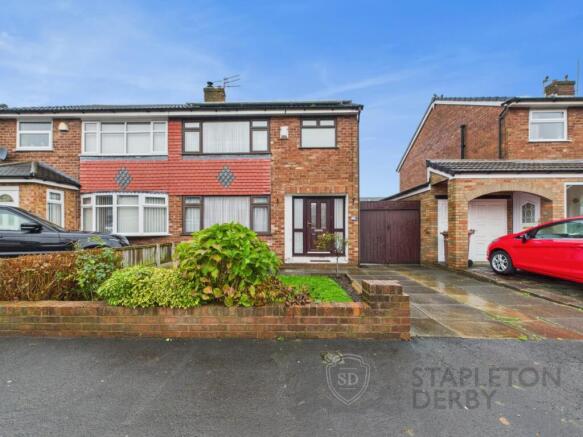 3 bed property, in Wharfedale Drive, £210,000
