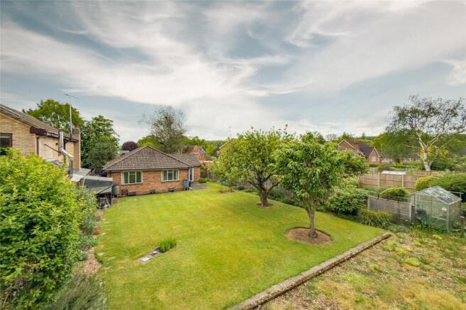 3 bed property, in Paddock Wood, £829,950