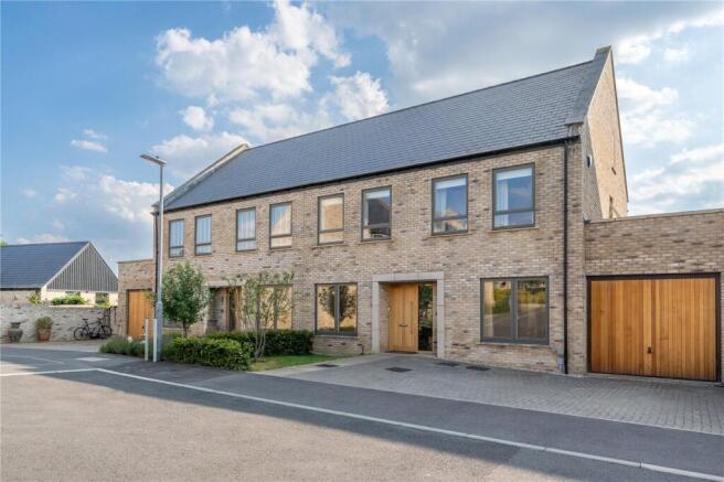 4 bed property, in Burfitt Road, £550,000