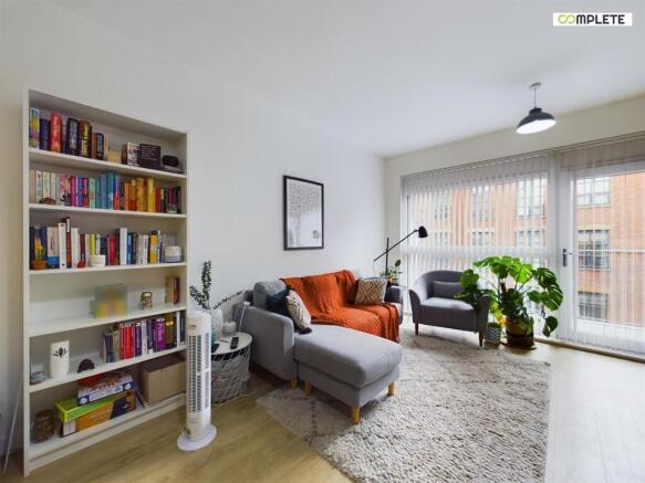 2 bed property, in Loom Building, £240,000