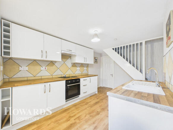 3 bed property, in St Peters Street, £150,000