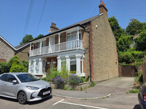 3 bed property, in Lower Road, £400,000