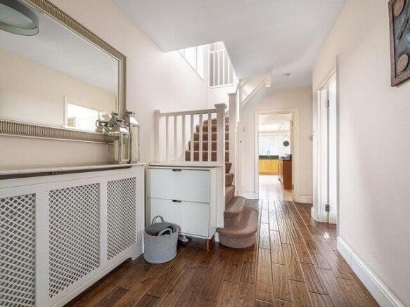 4 bed property, in Southbourne Crescent, £1,250,000