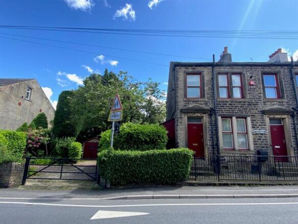 2 bed property, in Leymoor Road, £230,000