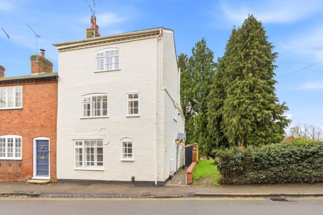 3 bed property, in High Street, £545,000
