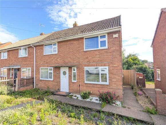 3 bed property, in Deer Park Road, £210,000