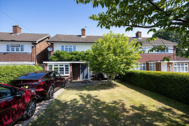 3 bed property, in Seymour Close, £975,000