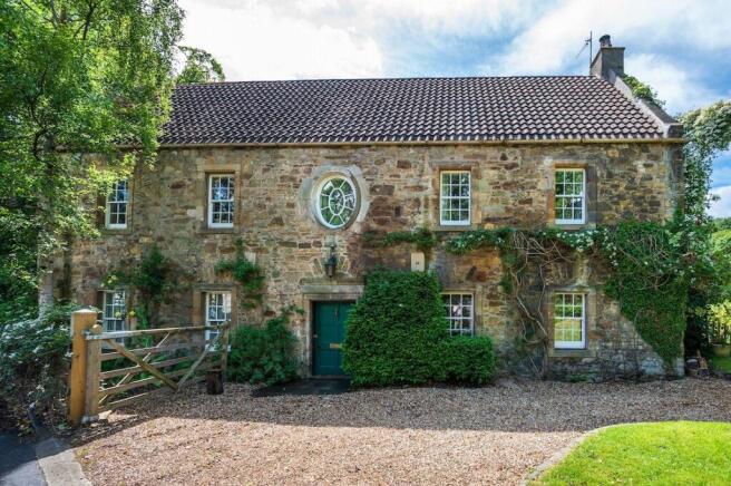 4 bed property, in The Old Sun Inn, £740,000