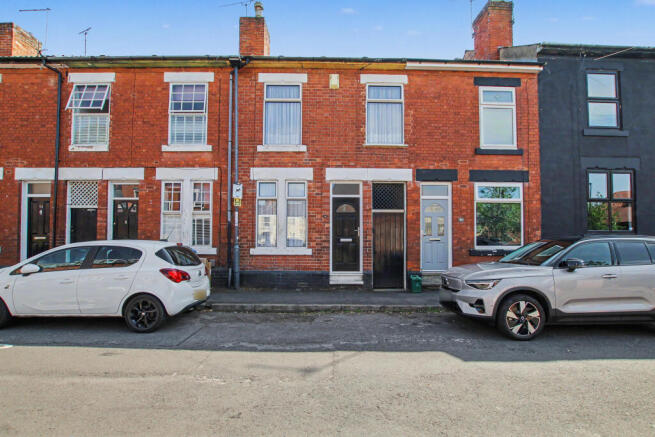2 bed property, in Hoult Street, £135,000