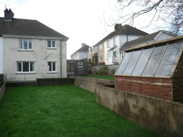 3 bed property, in Halkon Crescent, £247,500