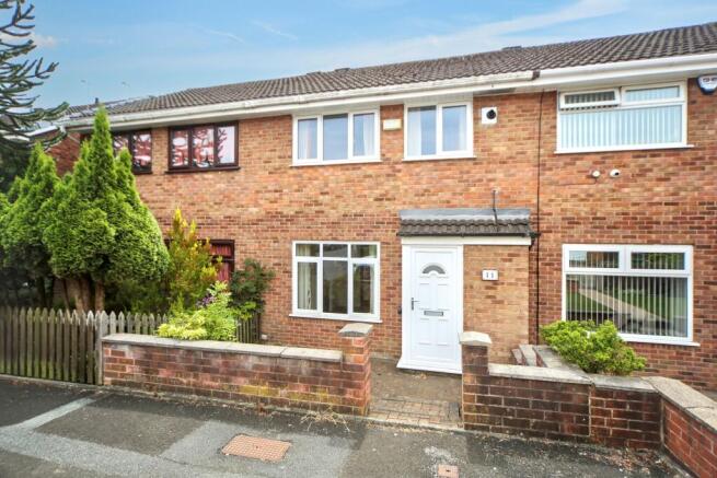 3 bed property, in Salcombe Close, £150,000