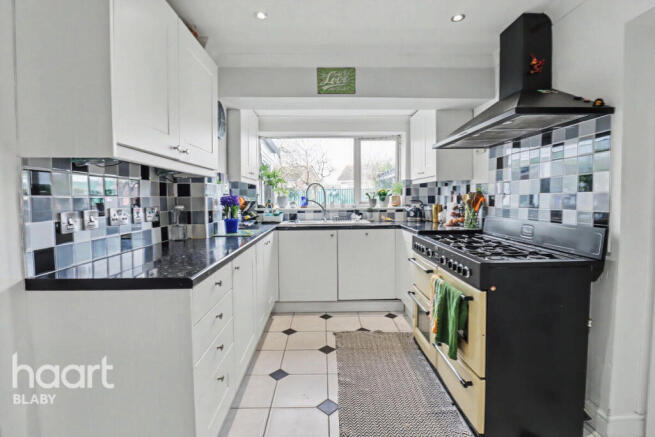3 bed property, in Penfold Drive, £315,000