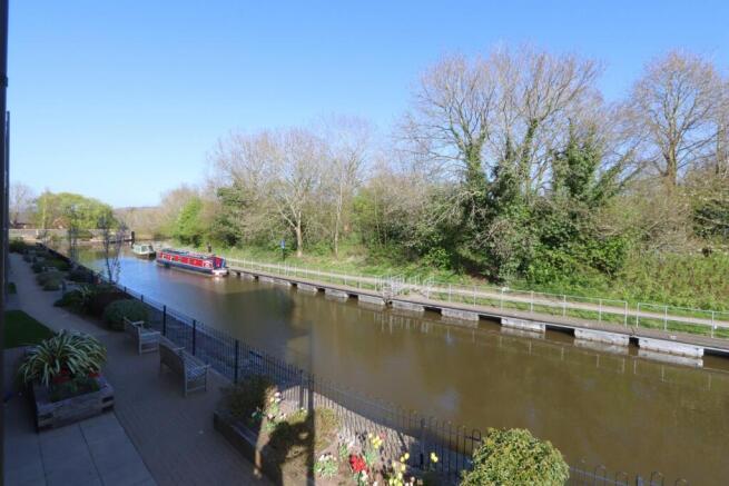 3 bed property, in The Bridges, £475,000