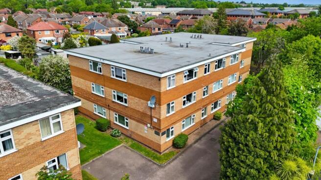 1 bed property, in Norfolk Avenue, £90,000
