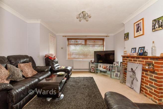 3 bed property, in Willow Crescent, £345,000