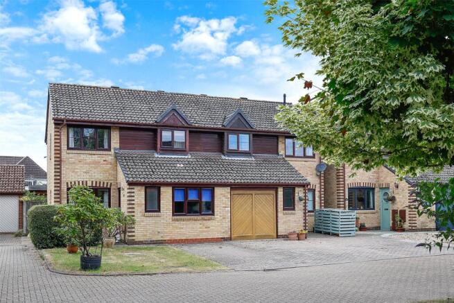 3 bed property, in Churchfield Road, £585,000