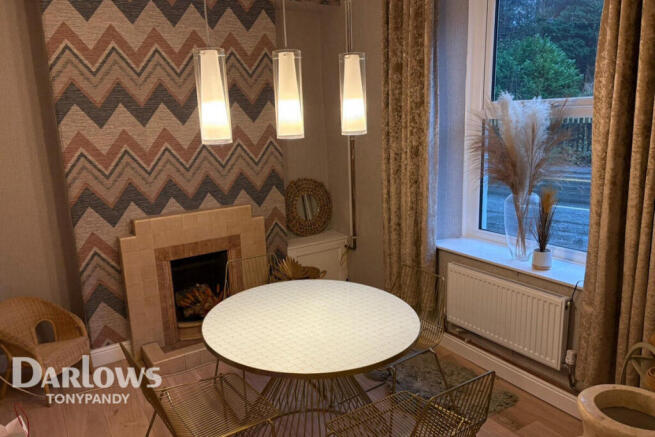 2 bed property, in Brook Street, £125,000