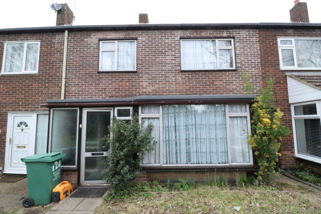 3 bed property, in Gobions, £300,000