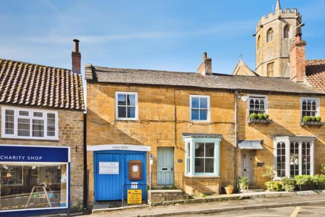3 bed property, in St. James Street, £250,000