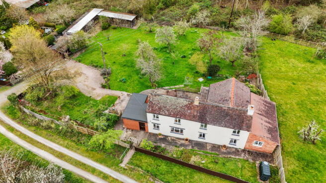 4 bed property, in Hillend, £700,000