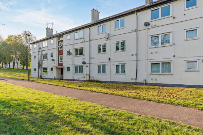 2 bed property, in Glenhills Boulevard, £105,000