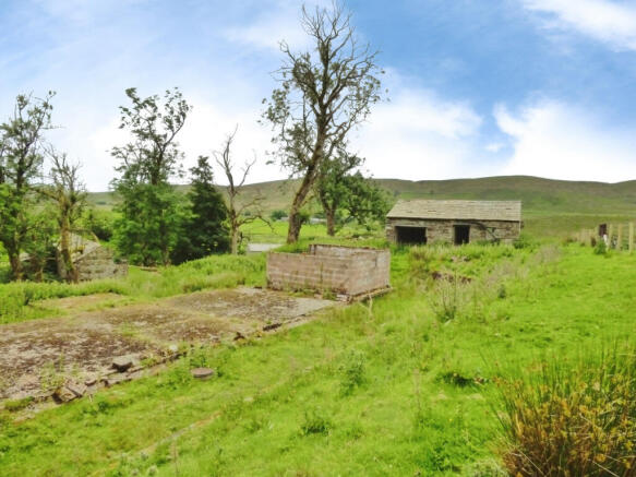 4 bed property, in Robinson's Field House, £45,000
