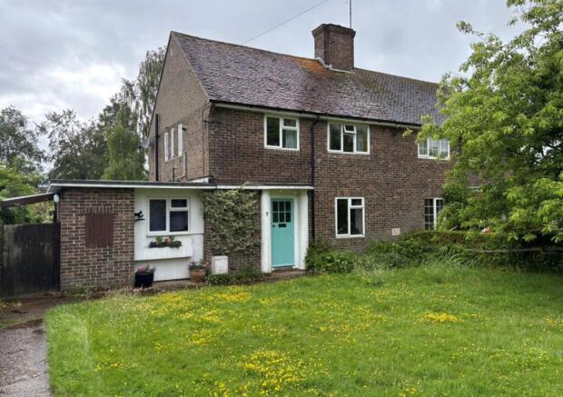 3 bed property, in 3 The Close, £235,000