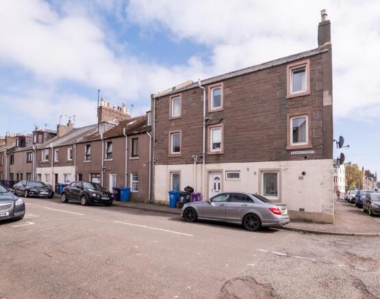 3 bed property, in Ramsay Street, £90,000