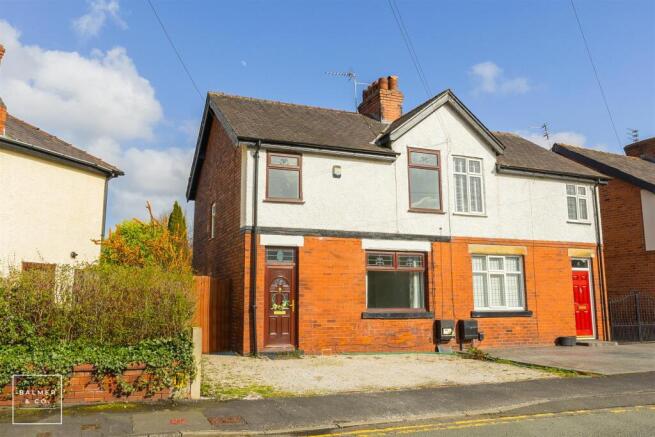 3 bed property, in Duke Street, £210,000