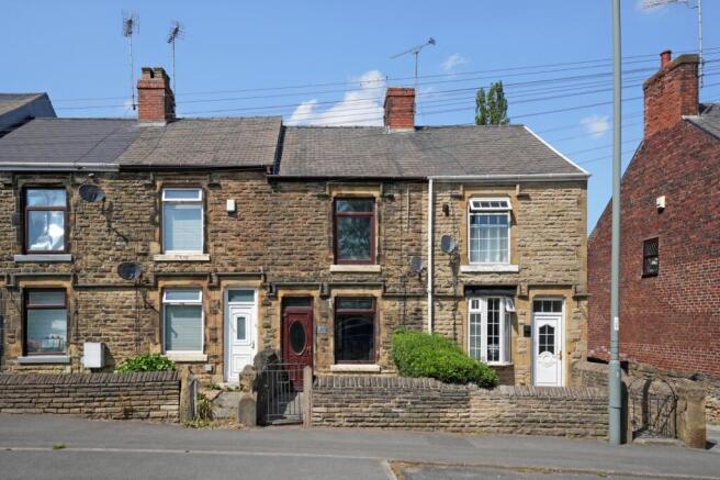 2 bed property, in Station Road Halfway, £155,000