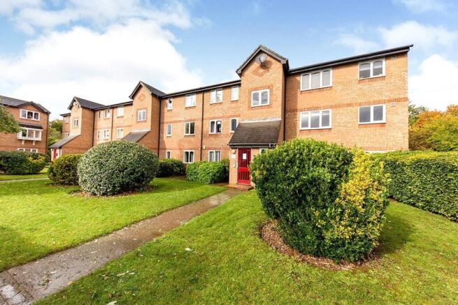 1 bed property, in Wedgewood Road, £180,000