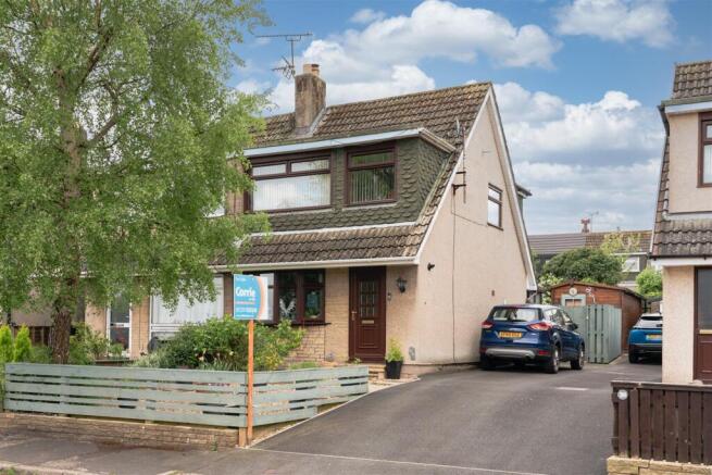 2 bed property, in Hampsfell Road, £250,000
