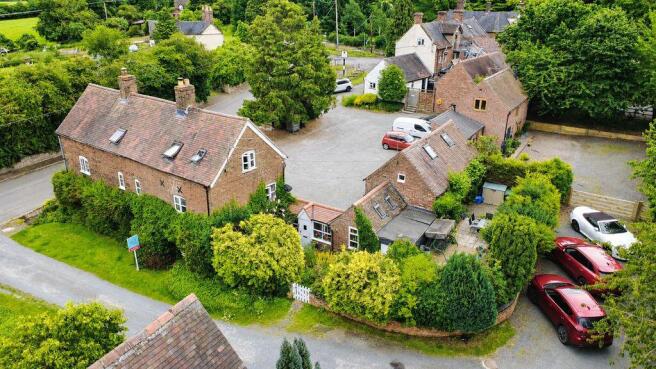3 bed property, in Pave Lane, £449,950