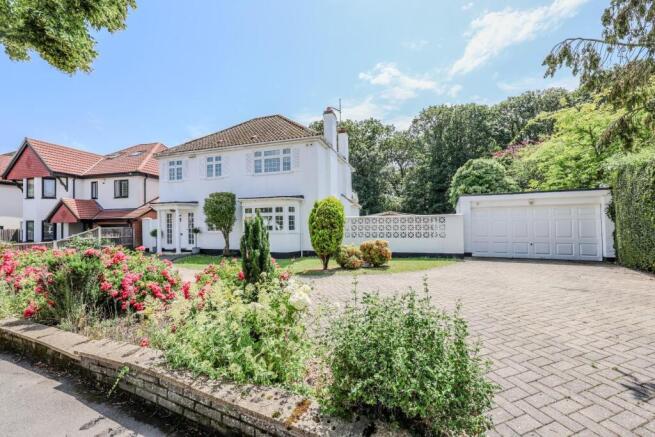4 bed property, in Woodside, £1,200,000