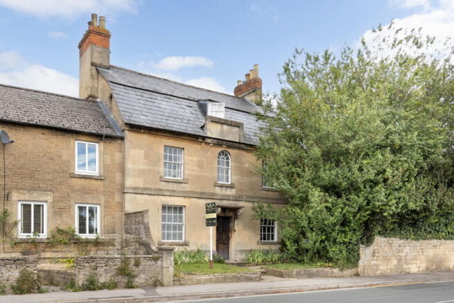 6 bed property, in Marshfield Road, £550,000