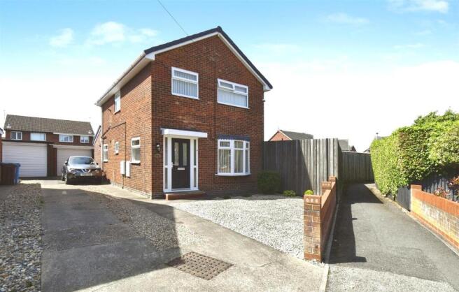 3 bed property, in Grosmont Close, £240,000