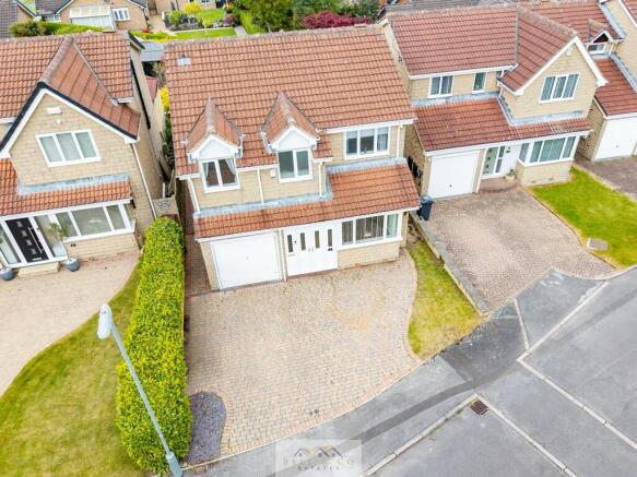 4 bed property, in Martin Close, £350,000